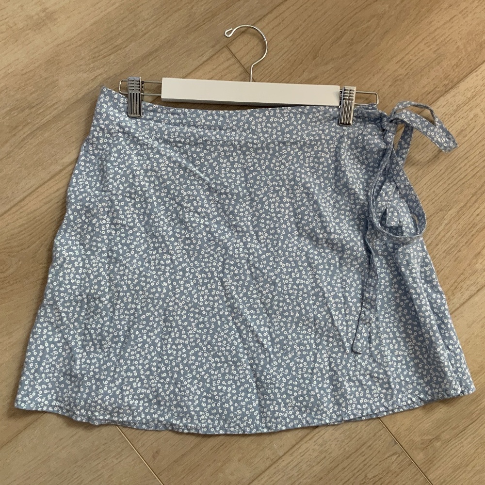 Brandy Melville Genevieve Wrap Skirt